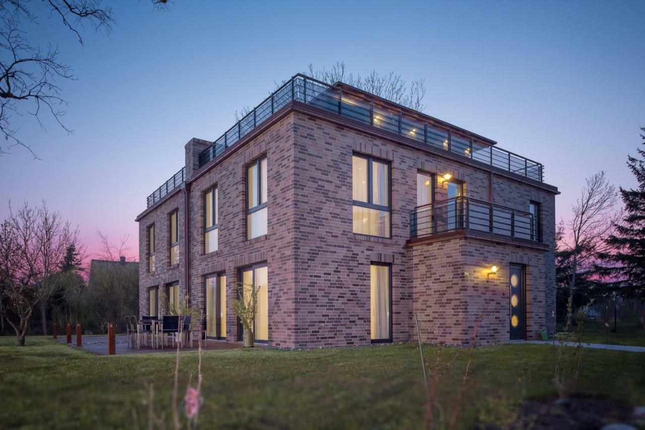 ברייגה Villa Lotsenhaeuser Ruegen - Luxus Ferienhaus - 3 Schlafzimmer - Sauna - Dachterrasse Mit Boddenblick מראה חיצוני תמונה
