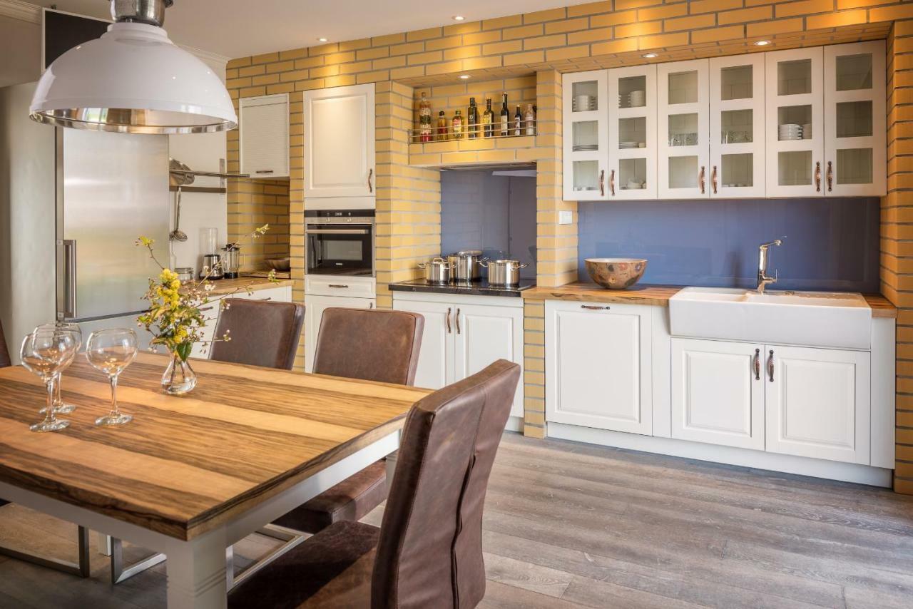 ברייגה Villa Lotsenhaeuser Ruegen - Luxus Ferienhaus - 3 Schlafzimmer - Sauna - Dachterrasse Mit Boddenblick מראה חיצוני תמונה