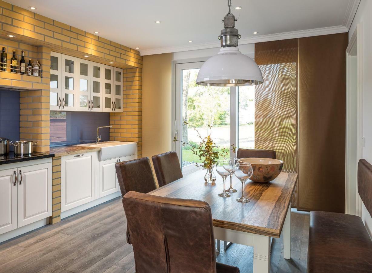 ברייגה Villa Lotsenhaeuser Ruegen - Luxus Ferienhaus - 3 Schlafzimmer - Sauna - Dachterrasse Mit Boddenblick מראה חיצוני תמונה
